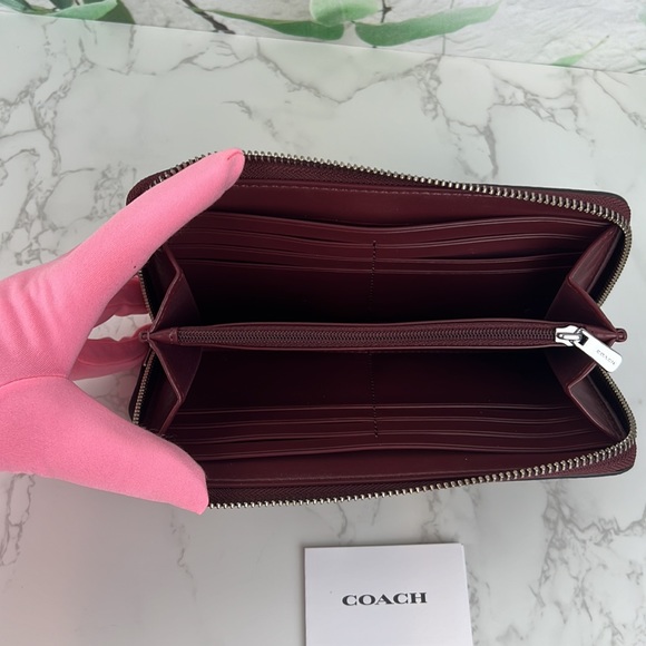 Coach NWT Accordion Zip Wallet Signature Canvas Diagonal Stripe - Picture 8 of 13